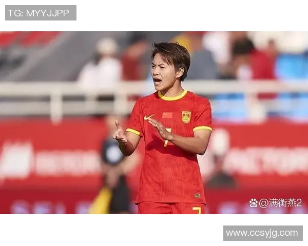 中国现役足球球星奋勇拼搏展现新时代绿茵风采与民族精神